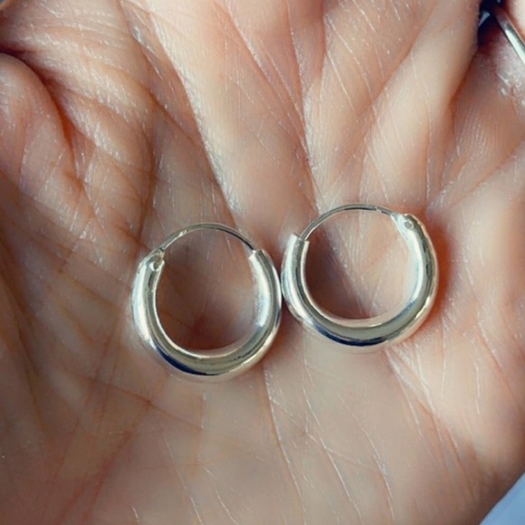 Sterling Silver Graduated Hoop Earrings 16mm​ - Picture 4 of 6